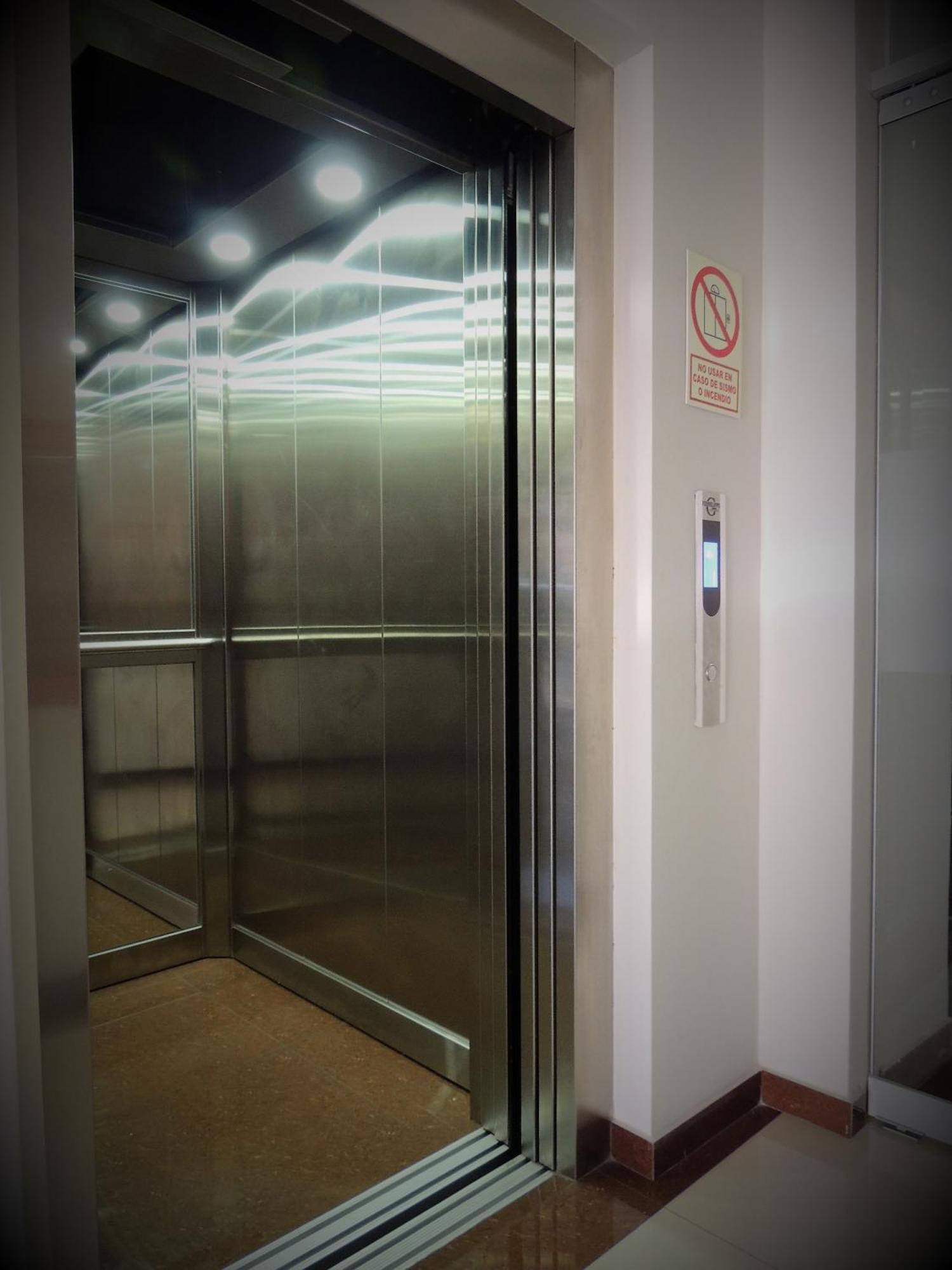 Hotel Cesar'S Lima Bagian luar foto